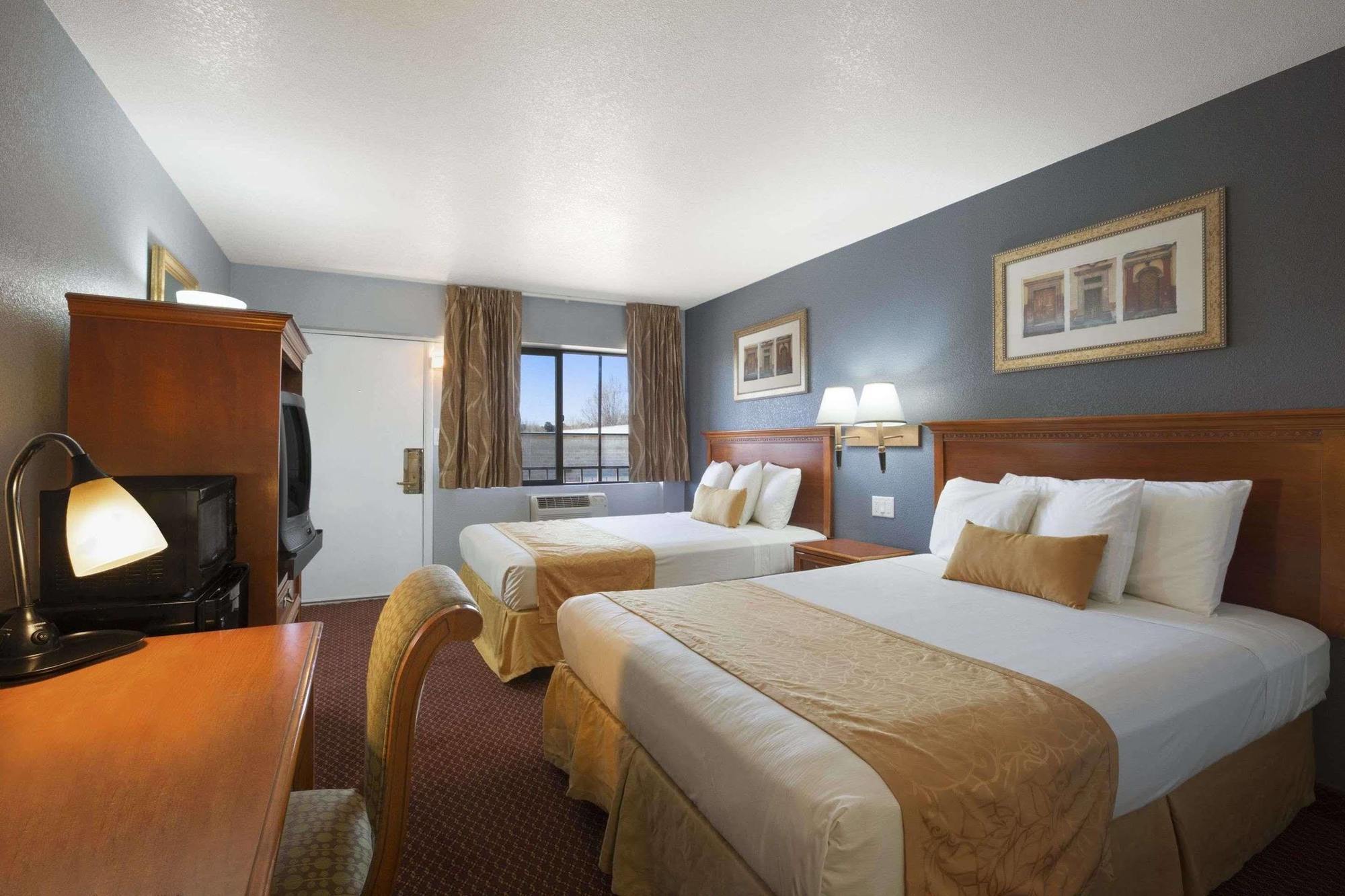 Travelodge By Wyndham Flagstaff Near I-40 Exterior photo