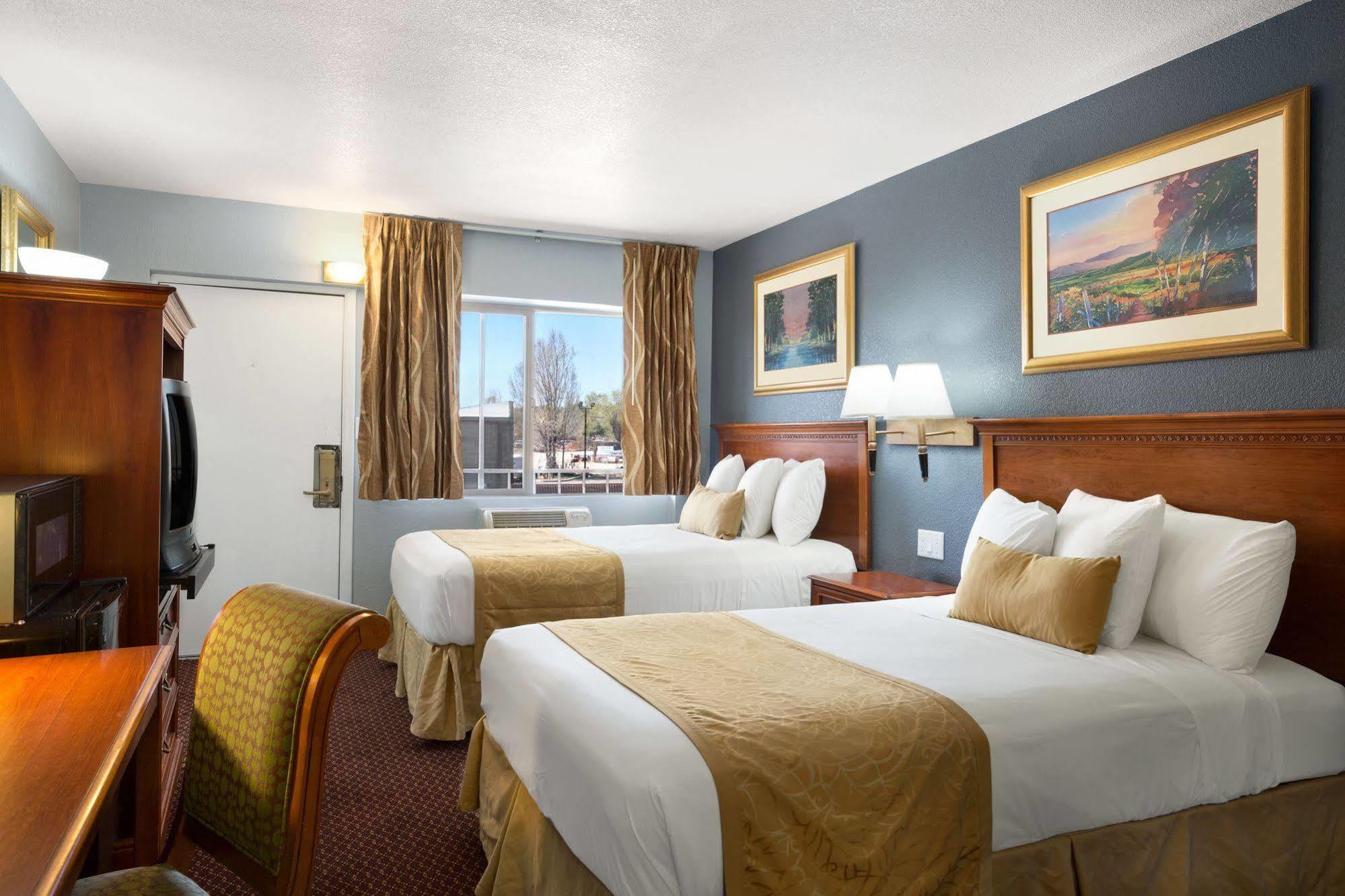 Travelodge By Wyndham Flagstaff Near I-40 Exterior photo